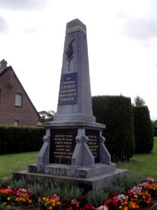Attilly (Aisne) monument aux morts photo
