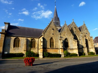 Attigny (Ardennes) église Notre-Dame, vue du sud