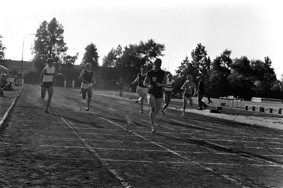 Atletiekkampioenschappen om Gouden Spike in Leiden (zie ook 235932), finish 10, Bestanddeelnr 923-5918