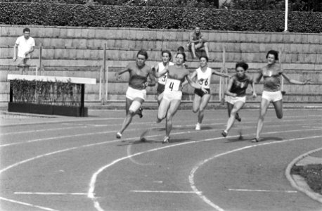 Atletiek Nederland, Roemenie, Frankrijk dames in Uden, Bestanddeelnr 924-7252