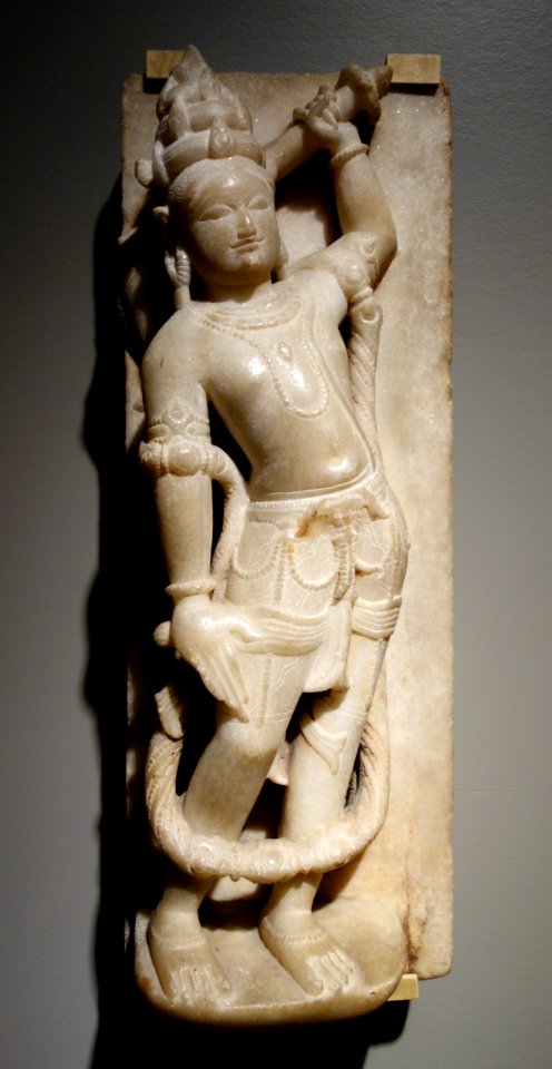 Attendant figure with Flywhisk, Mount Abu region, south Rajasthan, India, 15th or 16th century, marble - Cincinnati Art Museum - DSC03240