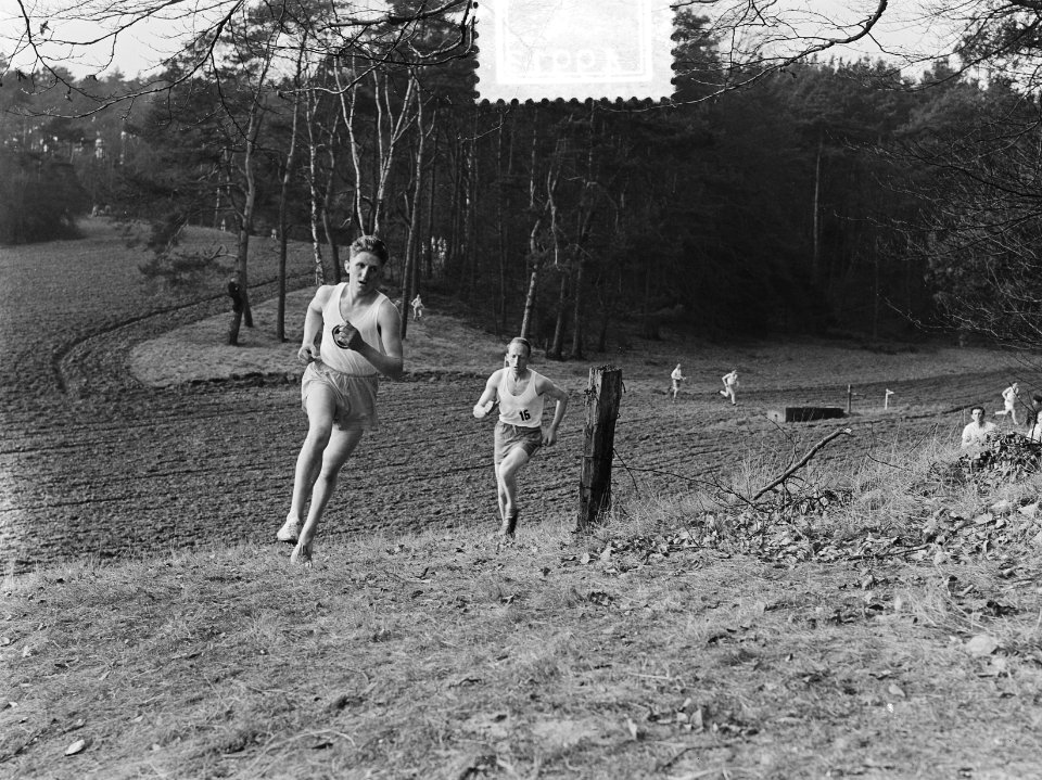 Atletiek. Nederlandse Kampioenschappen Cross Country 12 kilometer te Arnhem. J. , Bestanddeelnr 904-9913