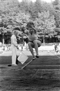 Atletiek dames Duitsland Nederland te Aken, verspringen, Bestanddeelnr 910-7052