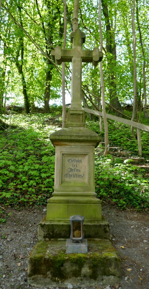 Atteln - Wegekreuz an der Markuslinde