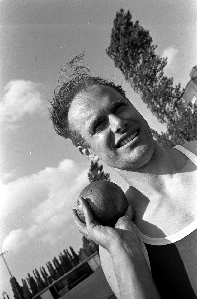 Atletiek, nummer 9 en 10 kogelstoten, Bestanddeelnr 919-2065