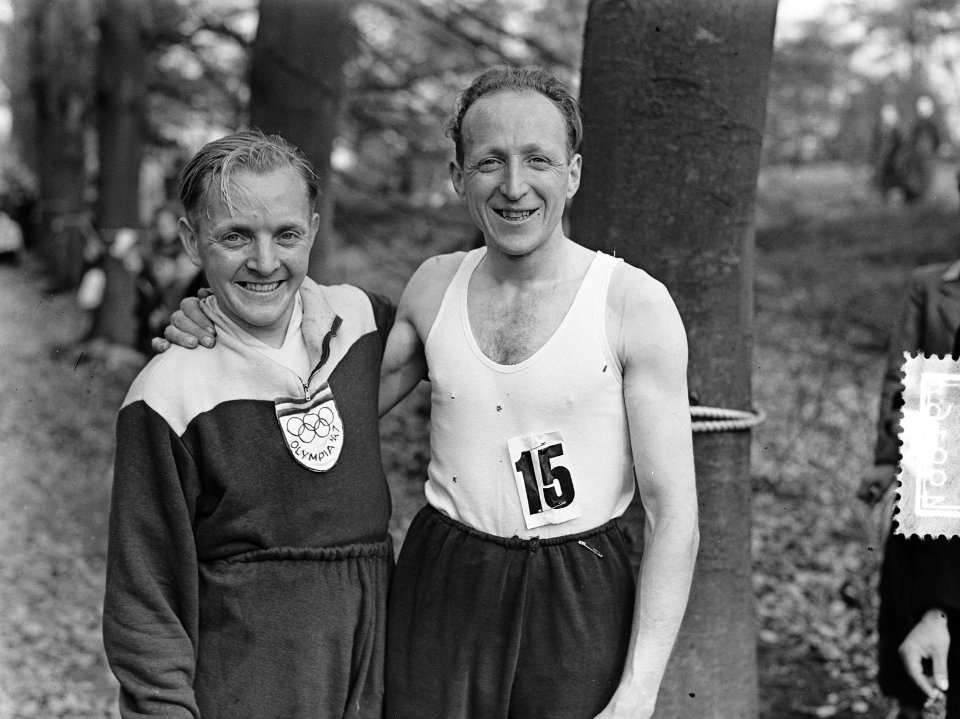 Atletiek. Nederlandse Kampioenschappen Cross Country 12 kilometer te Arnhem. J. , Bestanddeelnr 904-9916