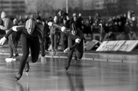 Atje Keulen- Deelstra (rechts) in actie, Bestanddeelnr 927-0235
