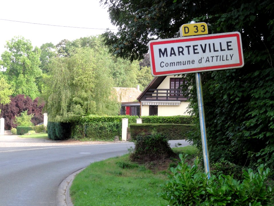 Attilly (Aisne) city limit sign Marteville