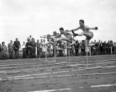 Atletiek Holland tegen Frankrijk en Holland tegen IJsland Estafette horden, Bestanddeelnr 907-9079