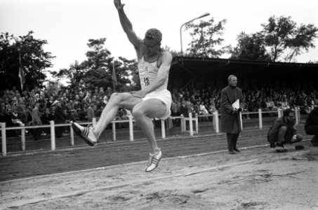 Atletiek landenontmoeting Nederland, Belgie en Mittelrhein in Leiden gehouden D, Bestanddeelnr 915-2690