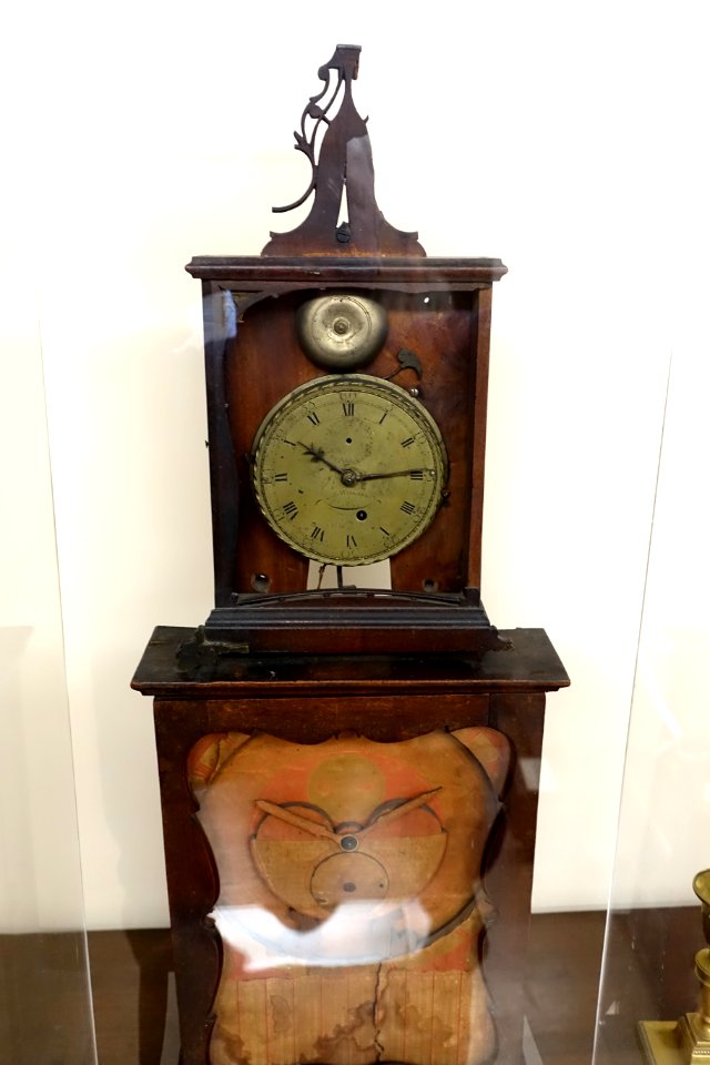Astronomical Shelf Timekeeper by Simon Willard, Roxbury, Massachusetts, 1780 - Dedham Historical Society - Dedham Massachusetts - DSC04155