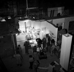 Atelier Cinetone-Omo bij het maken van de film 'Sterren Stralen Overal', onder r, Bestanddeelnr 254-2406