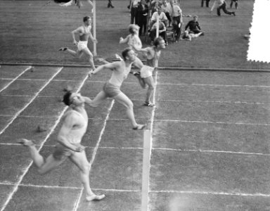 Atletiek Nederland Belgie, finish 100 m heren, Bestanddeelnr 907-2986