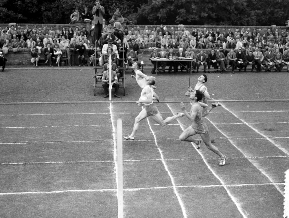 Atletiek Nederland tegen Frankrijk Den Haag . Finish 100 meter heren, Bestanddeelnr 907-8278