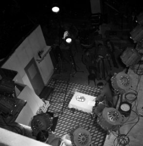 Atelier Cinetone-Omo bij het maken van de film Sterren Stralen Overal, onder r, Bestanddeelnr 254-2402