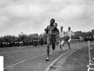 Atletiek Nederland tegen Frankrijk Den Haag . 800 meter R. Felicité (Frankrijk t, Bestanddeelnr 907-8281