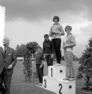 Atletiek Nederland tegen Polen dames, winnaar 800 meter, Bestanddeelnr 916-7525