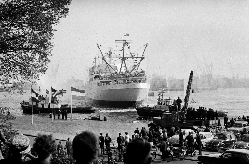 Atoom koopvaardijschip Savannah in Rotterdam, aankomst Parkkade, Bestanddeelnr 916-9497