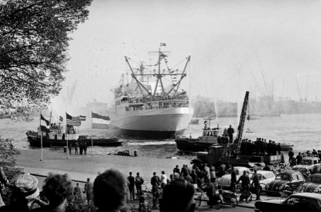 Atoom koopvaardijschip Savannah in Rotterdam, aankomst Parkkade, Bestanddeelnr 916-9497