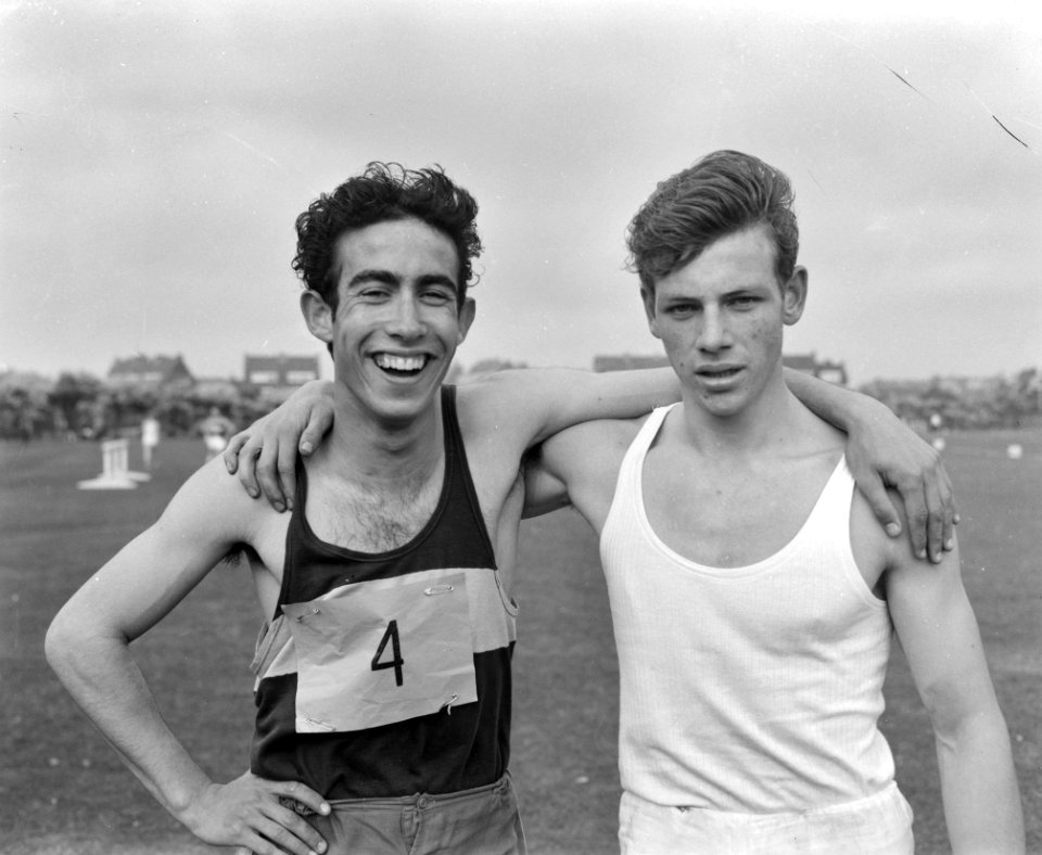 Atletiekwedstrijden Den Haag - Londen . Piet Tamminga (rechts) en A. Abrahams (l, Bestanddeelnr 912-7720