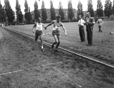 Atletiek Nederland estafette, kampioen Amsterdam, Bestanddeelnr 907-2782