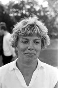 Atletiek te Leiden om de Gouden Spike . Nummers 27.28 Mieke Sterk , nummer 29 Le, Bestanddeelnr 921-4378
