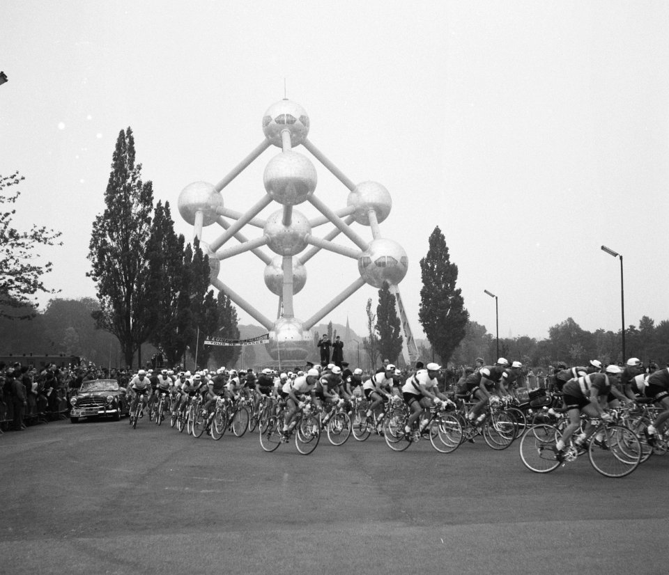 AtomiumTourDeFrance1960 01