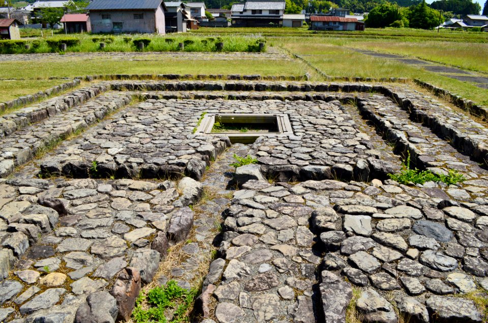 Asuka Palace Ruins, ido-1