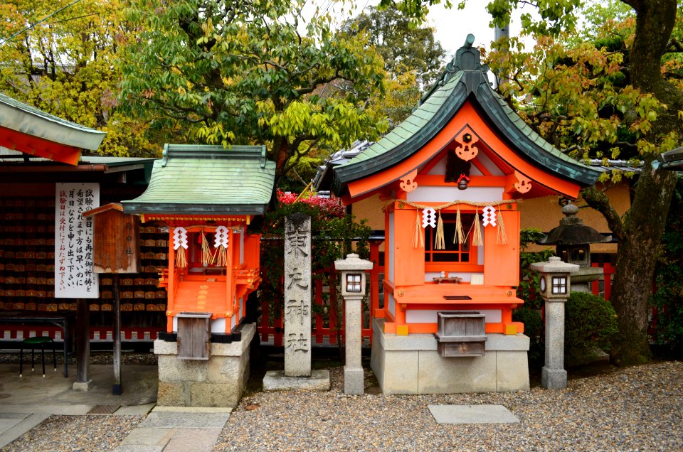 Azumamaro-jinja, keidaisha