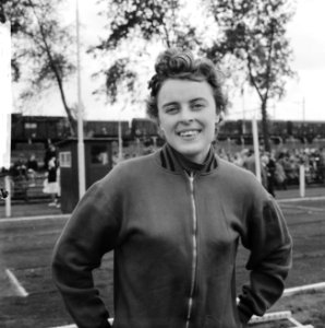 Atletiek Nenytobaan Rotterdam Atlete Tilly van der Zwaard, Bestanddeelnr 913-9810