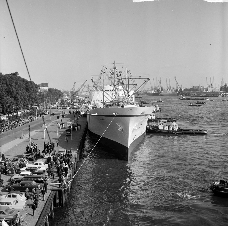 Atoom koopvaardijschip Savannah in Rotterdam, aankomst Parkkade, Bestanddeelnr 916-9500