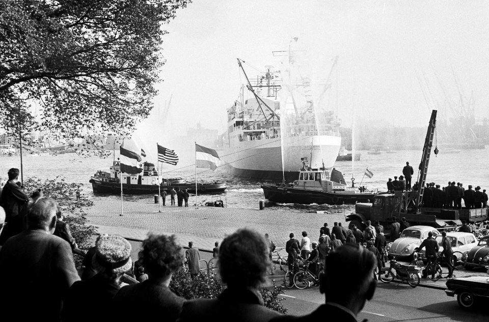 Atoom koopvaardijschip Savannah in Rotterdam, aankomst Parkkade, Bestanddeelnr 916-9496