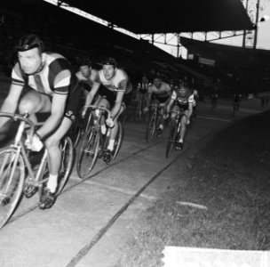 Avondzesdaagse in Olympisch Stadion hier Peter Post tijdens de koppelwedstrijd, Bestanddeelnr 916-5346