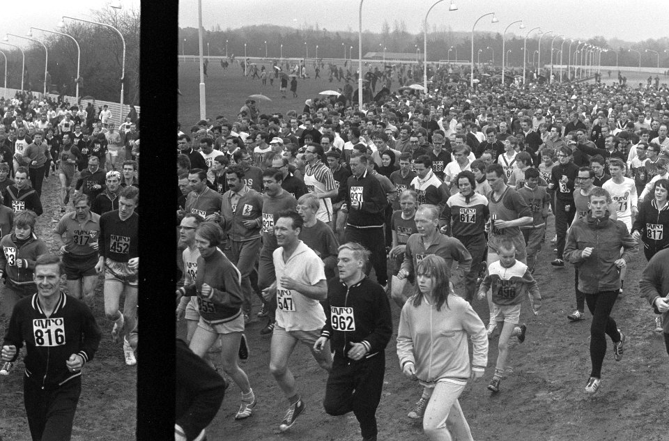 Avro-cross in Hilversum, 3000 lopers starten voor de cros, Bestanddeelnr 920-1980