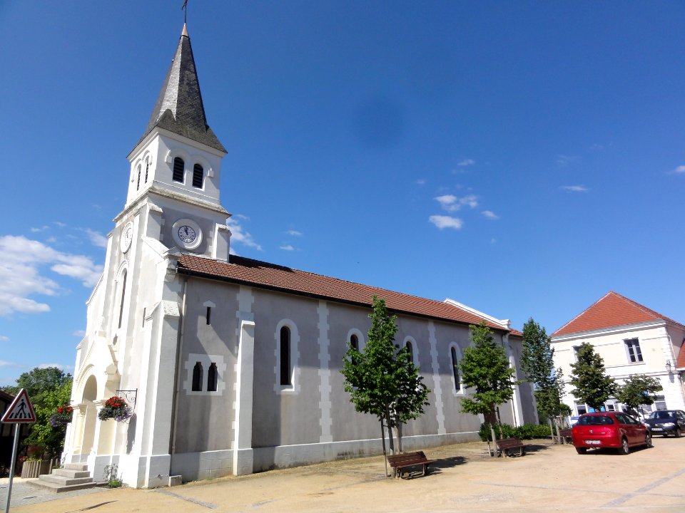 Azur (Landes) église, extérieur