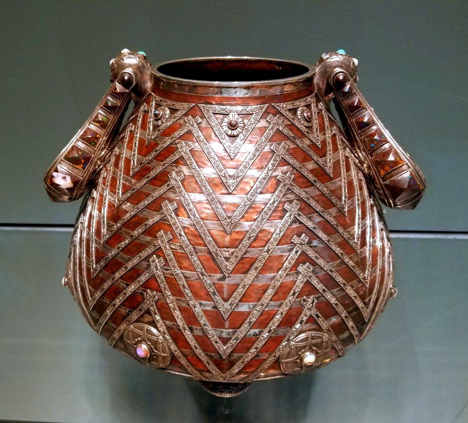 Aztec bowl, Tiffany & Company, New York City, 1905, silver, copper, opals - Museum of Fine Arts, Boston - 20180922 160200