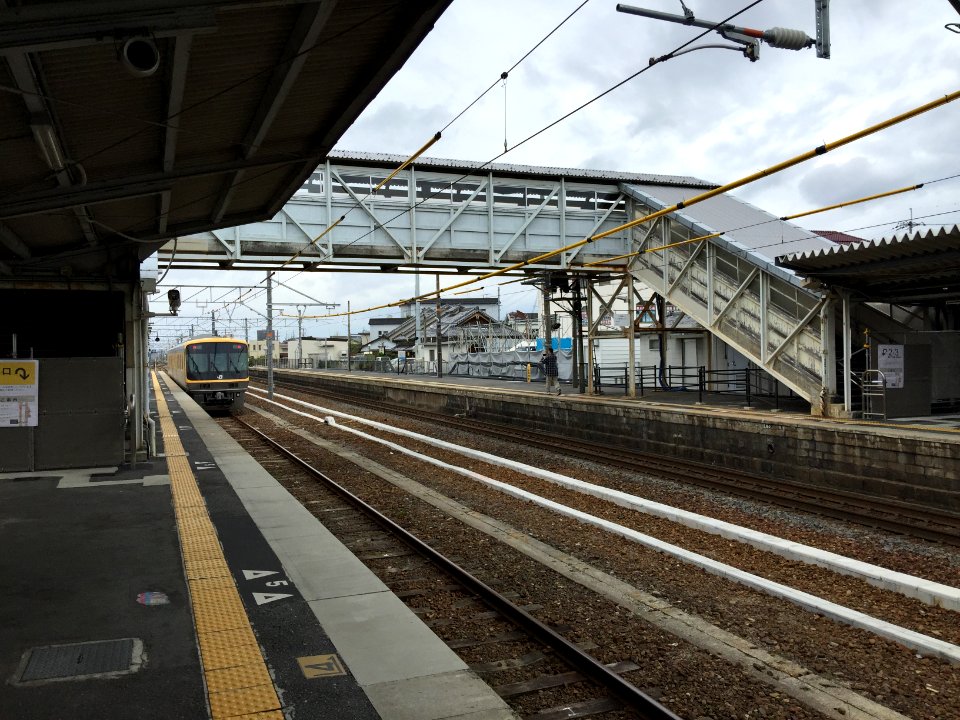 Azuchi station disused flyover 20160413 02