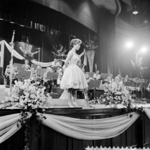 AVROs danstoernooi in het Kurhaus te Scheveningen, optreden van Conny Froboess, Bestanddeelnr 911-0299