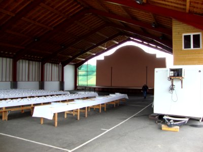 Béhaune (Lantabat, Pyr-Atl, Fr) salle du fronton, aussi salle des fêtes