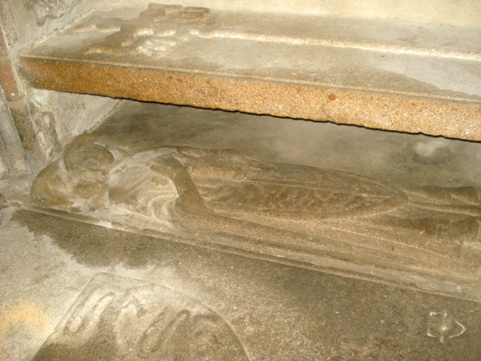 Bénévent-l'Abbaye, tombe d'Umbert, fondateur