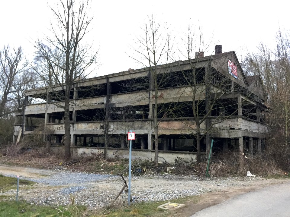 Bâtiment industriel abandonné à Jamioulx 1