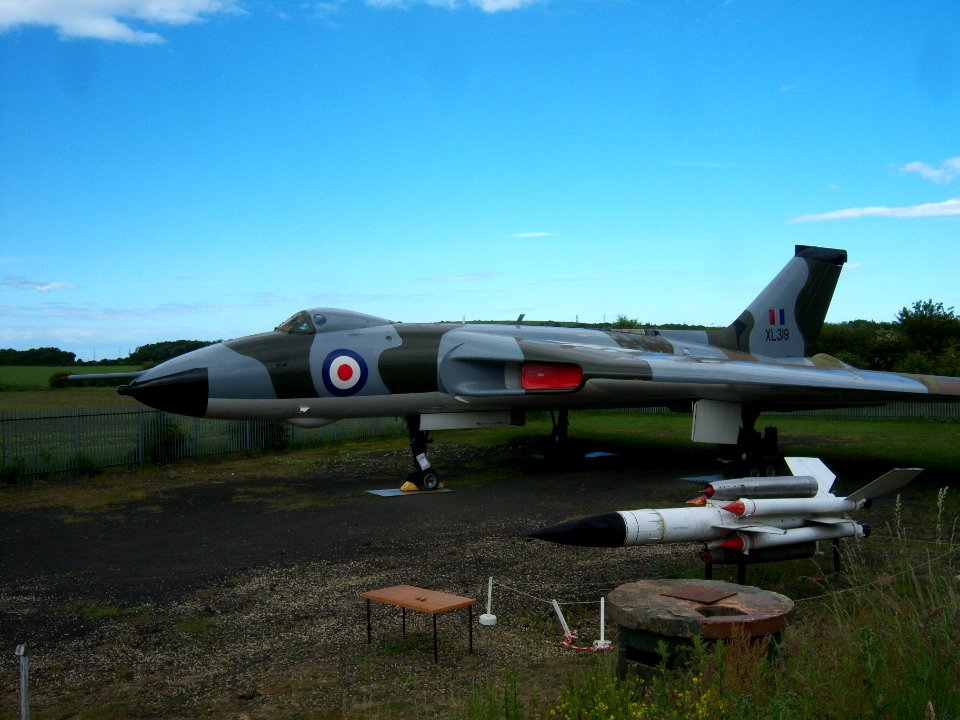 Avro Vulcan B.2 XL319, NELSAM, 27 June 2015 (02)