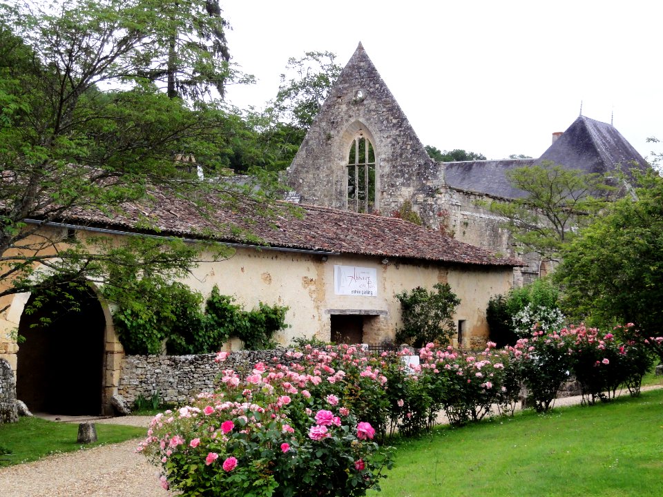 Béruges (Vienne) Abbaye du Pin