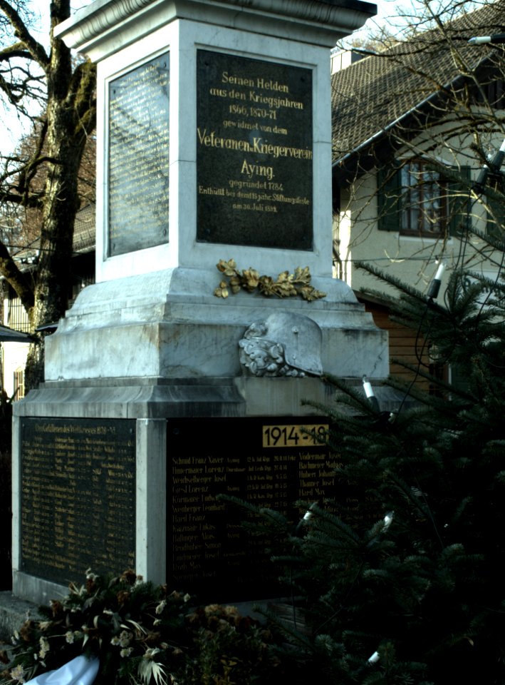 AyingKriegerdenkmal07