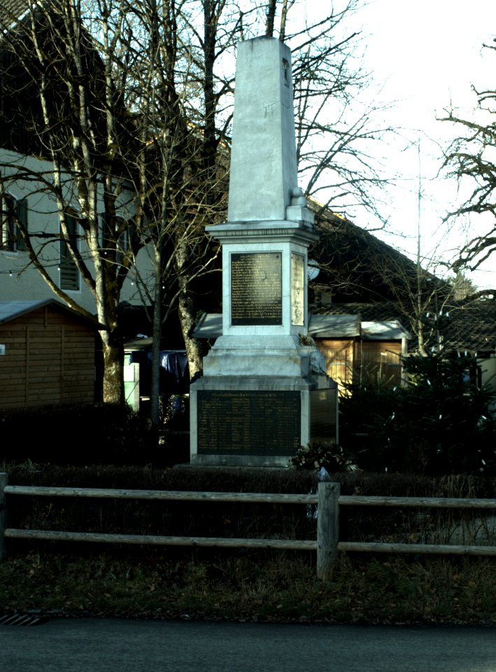 AyingKriegerdenkmal03