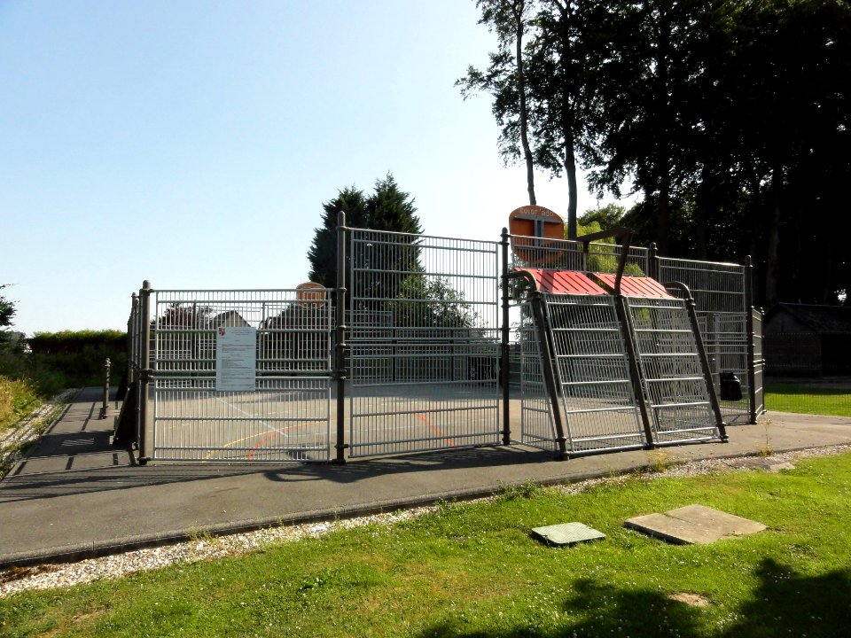 Bénarville (Seine-Mar.) terrain multisports