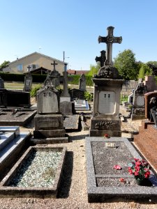 Béthelainville (Meuse) cimetière, tombes de guerre A