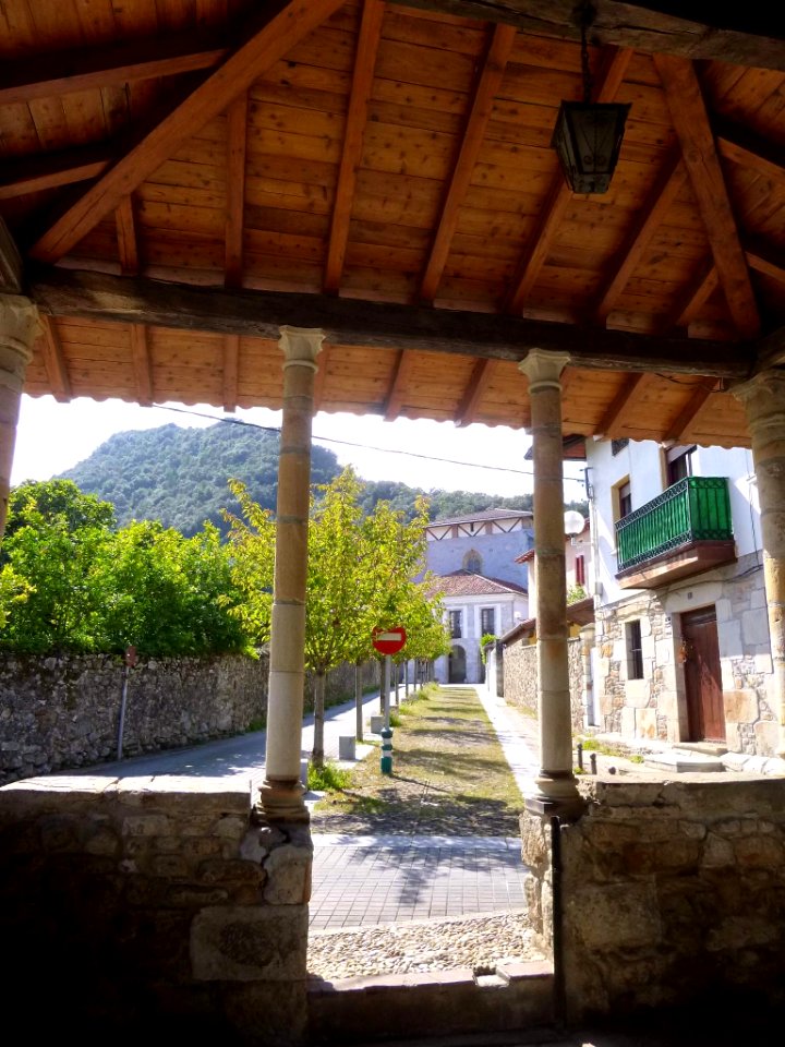 Axpe (Busturia) - Humilladero del Santo Cristo 4