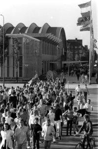 Avond vierdaagse start bij RAI, Amsterdam, Bestanddeelnr 922-5068