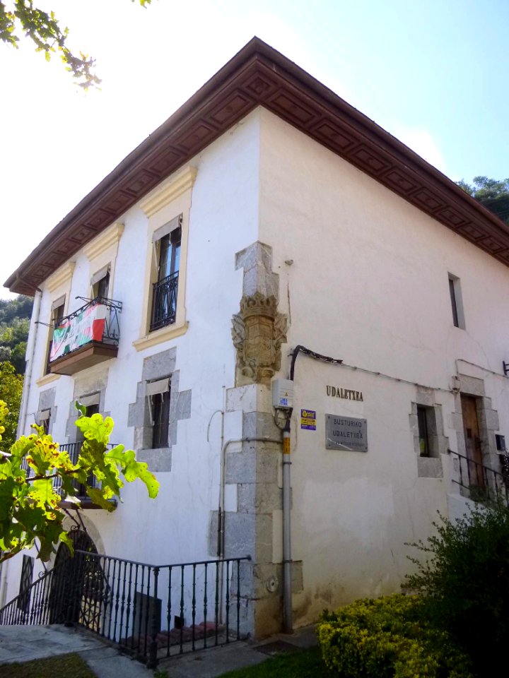 Axpe (Busturia) - Ayuntamiento 1